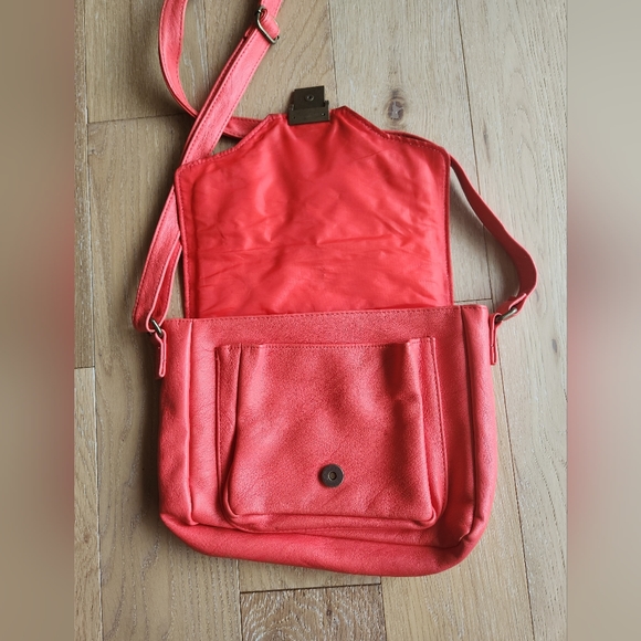 XHILIRATION | Coral colored cross body bag - Picture 8 of 10